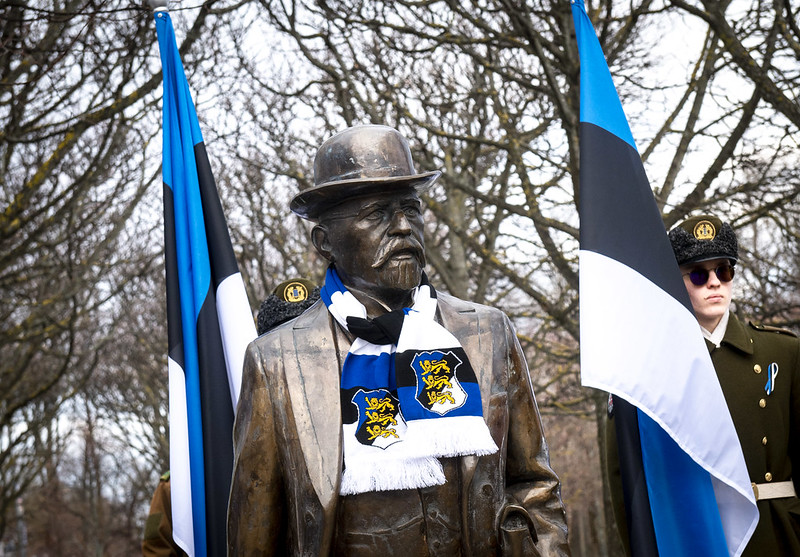 Jaan Poska kuju Kadrioru pargis