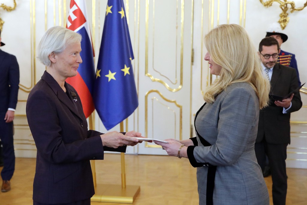 Eesti suursaadik Merle Pajula ja Slovakkia president Zuzana Čaputová
