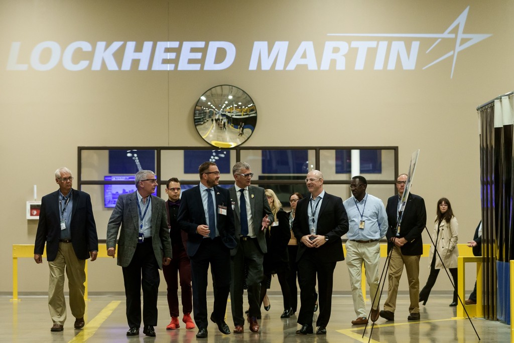 Välisminister Margus Tsahkna Lockheed Martini tehases