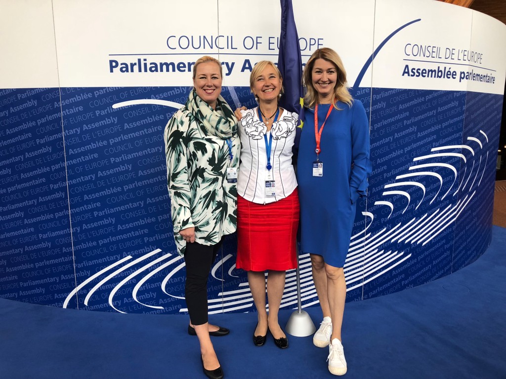 With great Finnish feminists Jutta Urpilainen (EC Commissioner) and Maria Guzenina (MP) in the front of the plenary session hall of the PACE in Strasbourg 